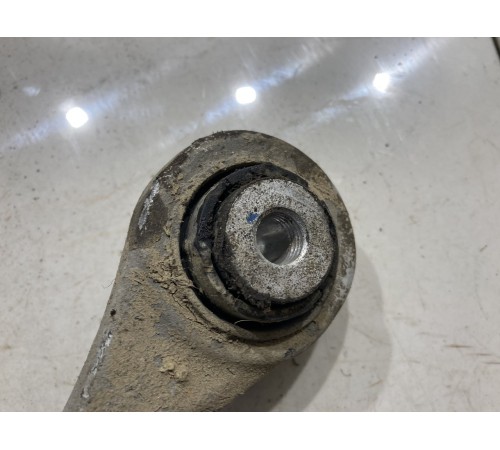 Рычаг подвески (задний, правый)