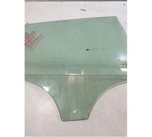 Стекло двери заднее правое