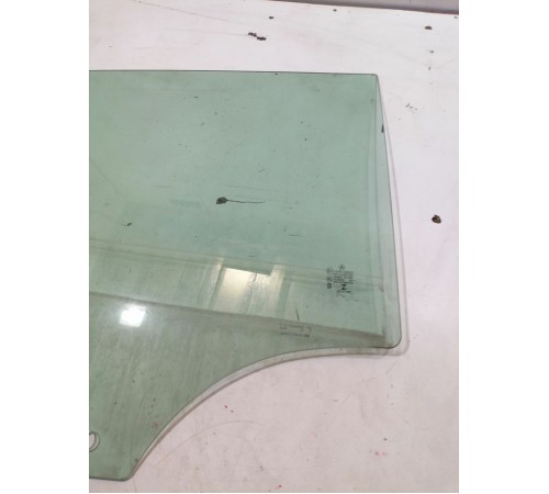 Стекло двери заднее правое