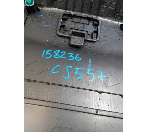 Обшивка крышки багажника