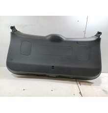 Обшивка крышки багажника