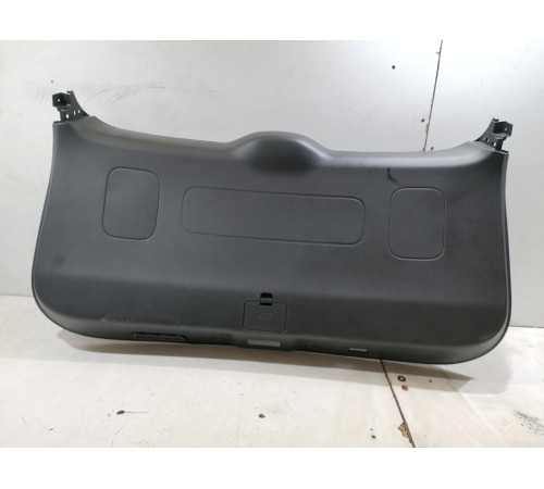 Обшивка крышки багажника