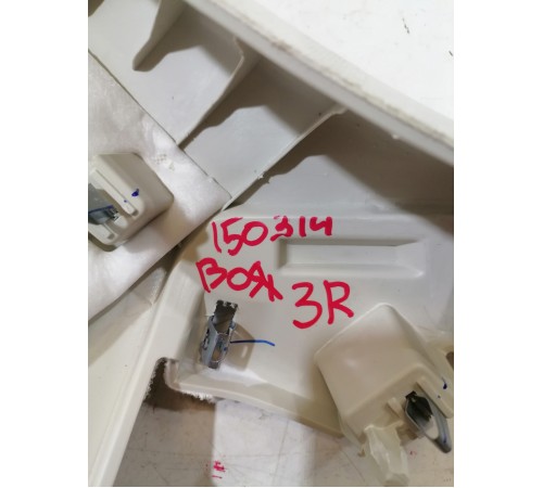 Обшивка багажника правая верхняя