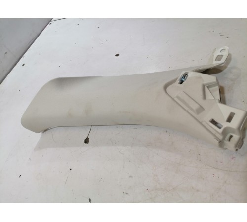 Обшивка багажника правая верхняя