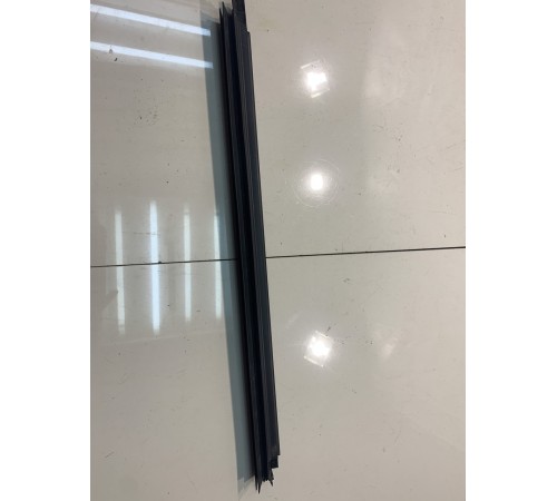 Уплотнитель двери (задний, правый)