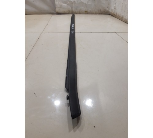 Уплотнитель стекла (задний, левый)