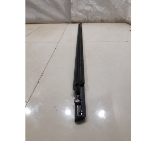 Уплотнитель стекла (задний, левый)