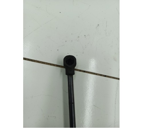 Амортизатор крышки багажника 