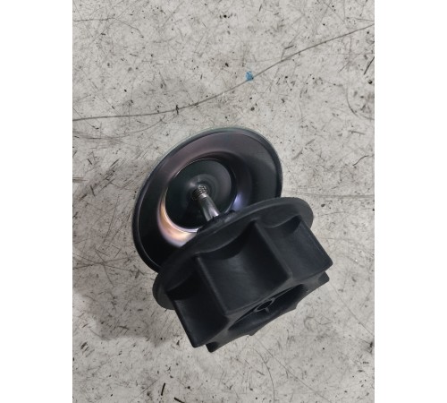 Крепление запасного колеса