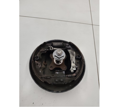 Щиток тормозного механизма задний левый