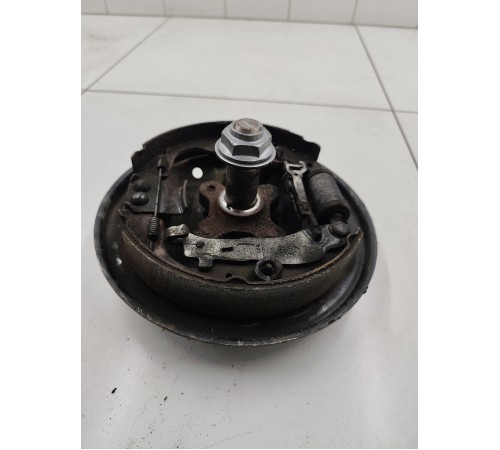 Щиток тормозного механизма задний левый