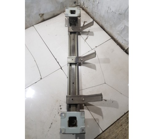 Усилитель заднего бампера