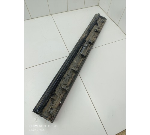 Накладка двери передняя правая