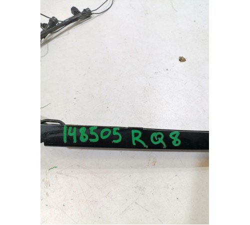 Поводок стеклоочистителя (правый)