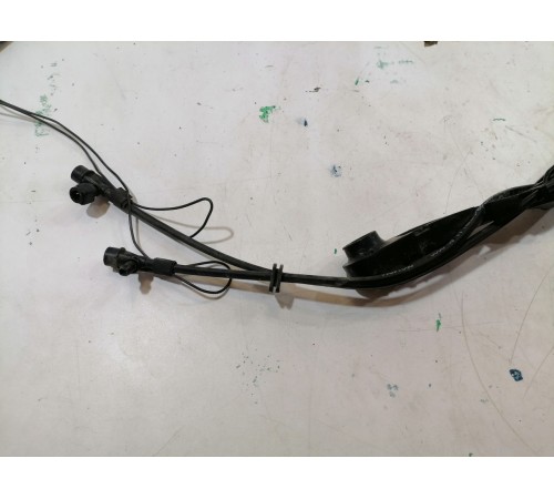 Поводок стеклоочистителя (правый)