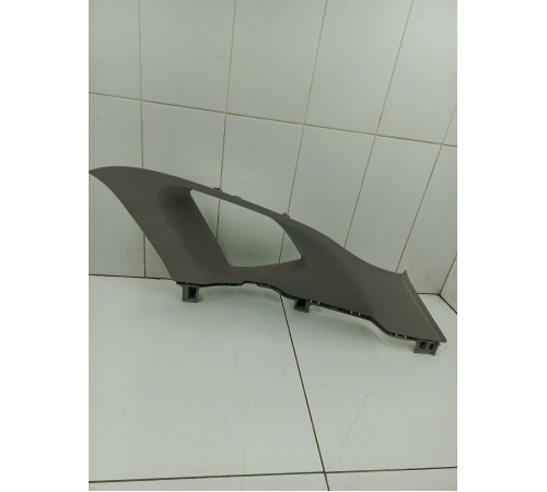 Обшивка задней стойки правая верхняя