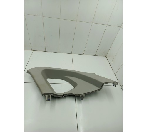 Обшивка задней стойки правая верхняя