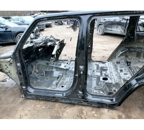 Порог с центральной стойкой левый