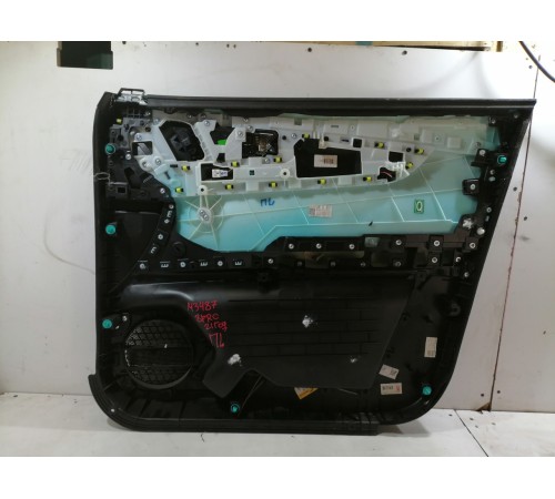 Обшивка двери передняя левая