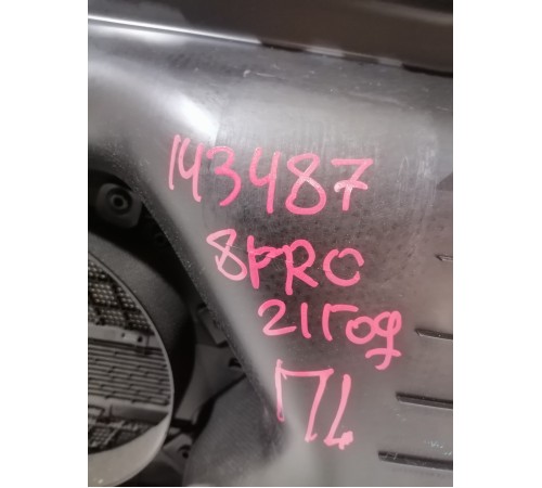 Обшивка двери передняя левая