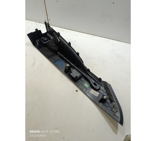 Обшивка багажника левая верхняя