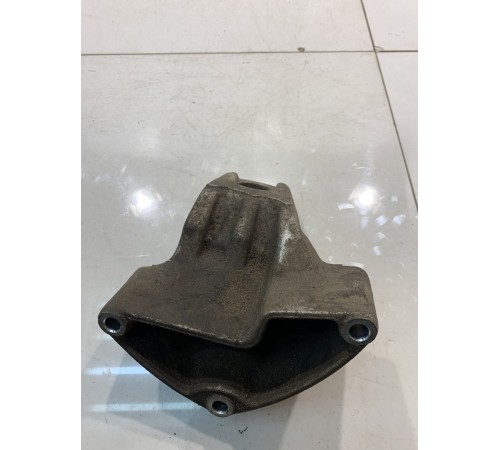 Опора двигателя (левая)