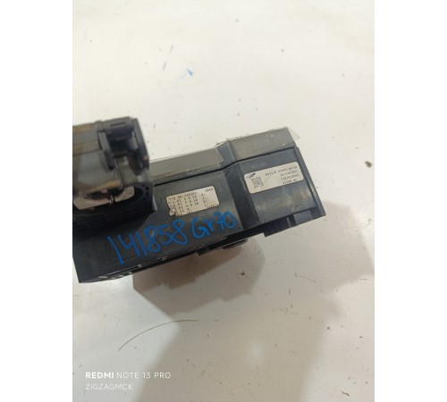 Клемма аккумулятора плюс