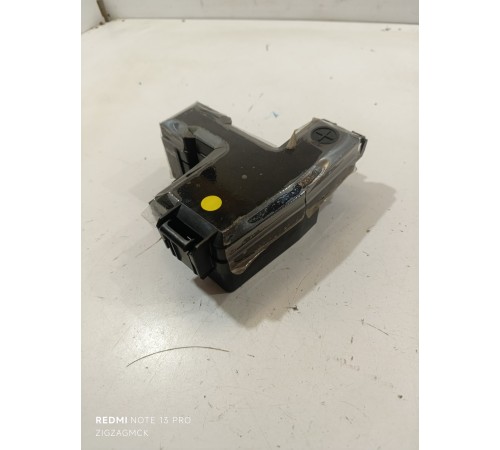 Клемма аккумулятора плюс