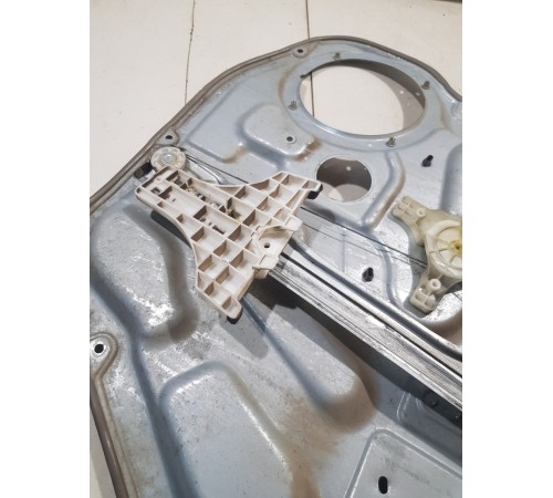 Стеклоподъемник задний левый