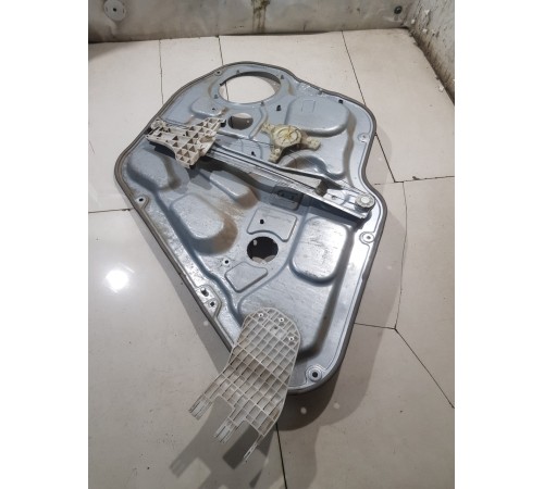 Стеклоподъемник задний левый