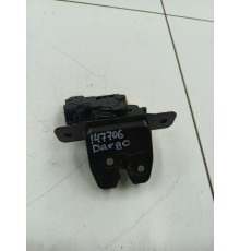 Замок двери багажника