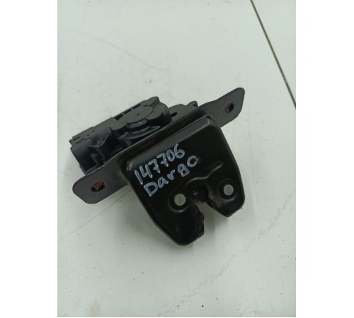 Замок двери багажника