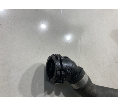 Патрубок системы охлаждения