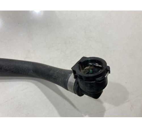 Патрубок системы охлаждения