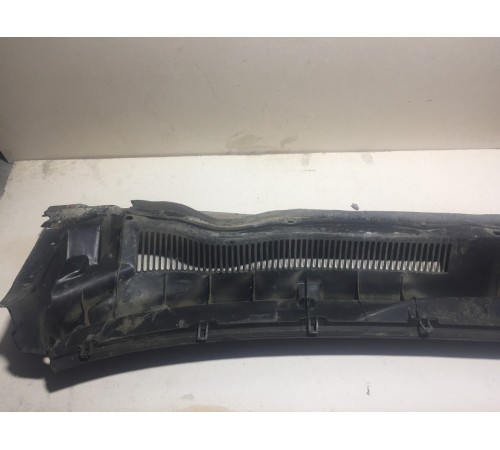 Решетка стеклоочистителя (планка под лобовое стекло)