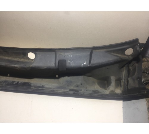 Решетка стеклоочистителя (планка под лобовое стекло)