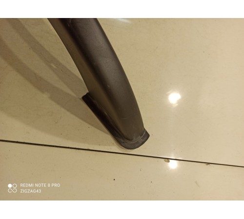 Накладка петли крышки багажника(правая)