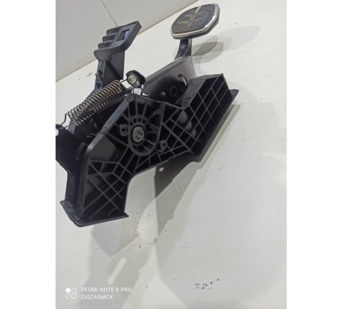 Педаль тормоза