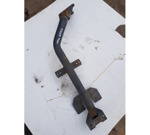 Кронштейн закабинного крыла правый