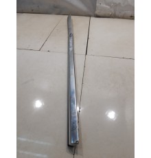 Молдинг стекла двери задней левой наружний