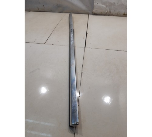 Молдинг стекла двери задней левой наружний