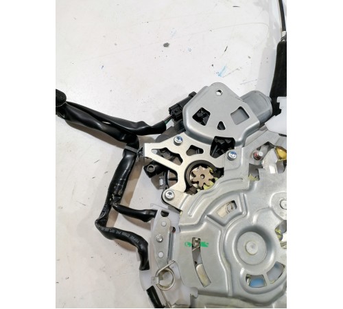 Замок правой сдвижной двери