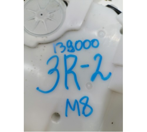 Замок правой сдвижной двери