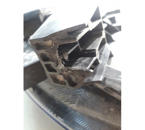 Фара (передняя,правая)