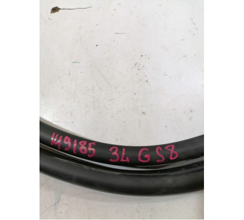 Уплотнитель двери задний левый