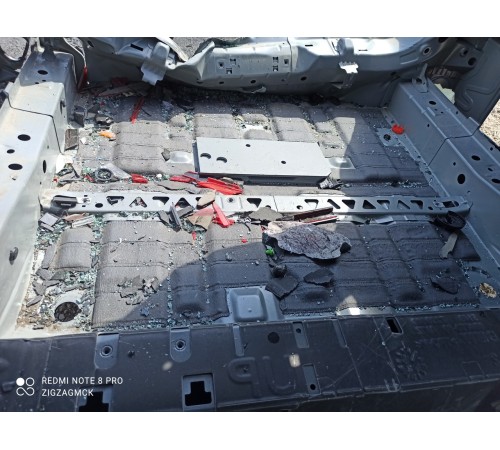 Ниша багажника(запасного колеса)