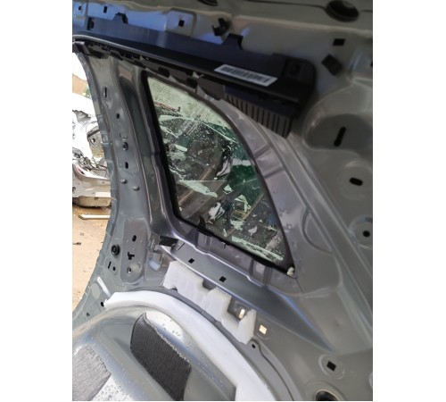 Глухое стекло заднее правое