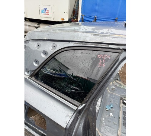 Глухое стекло заднее правое