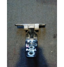 Петля двери задняя левая верхняя