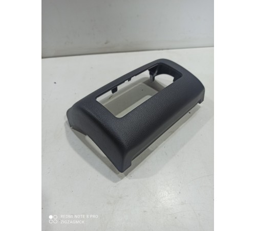 Накладка центральной консоли задняя